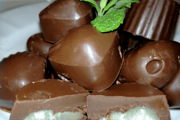 Νηστίσιμα γεμιστά σοκολατάκια με άρωμα δυόσμου